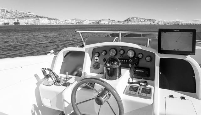 72 MILENIUM yacht for sale 10