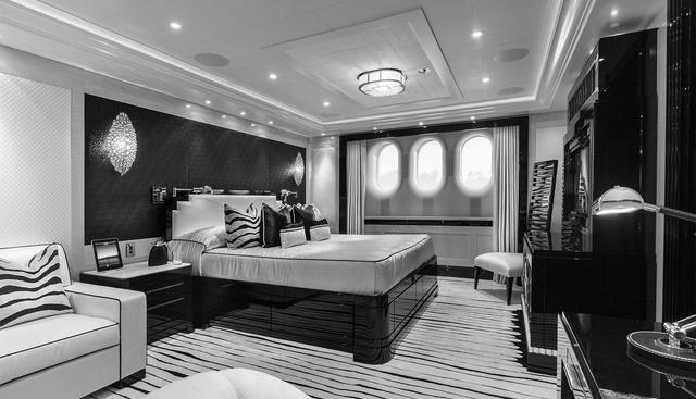 PHOENIX 2 yacht for sale 28