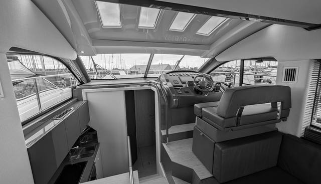 Lucky Us yacht for sale 9
