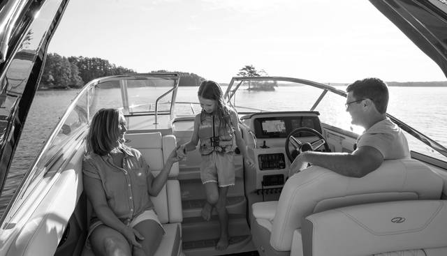 New Regal 28 Express yacht for sale 7