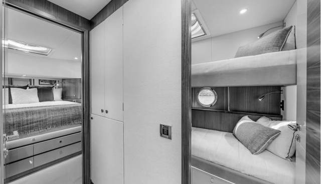 54 DAYBRIDGE yacht for sale 34