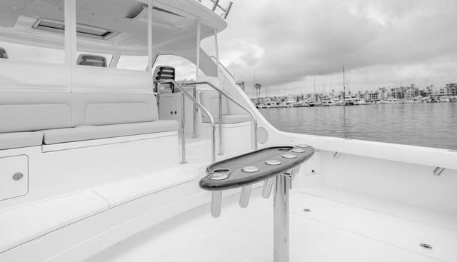 Commodore Two yacht for sale 43