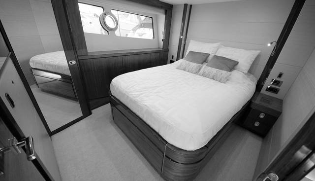 DASHING WAVE yacht for sale 29