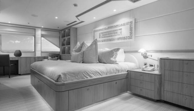 4*PUPPIES yacht for sale 13