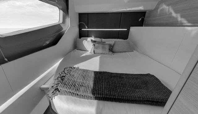 Aquila 42 Coupe yacht for sale 84