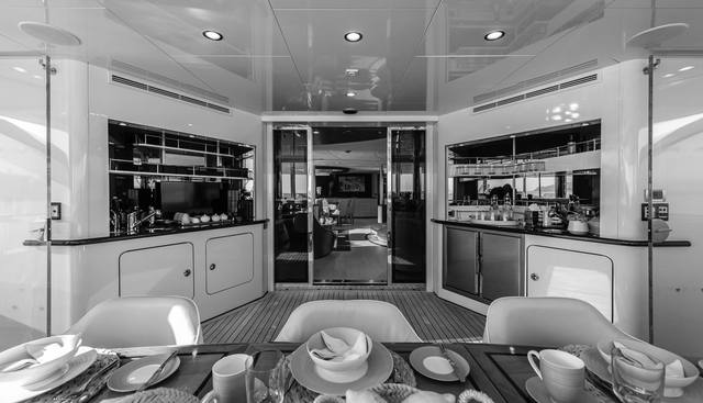 FLYING MANTA yacht for sale 13