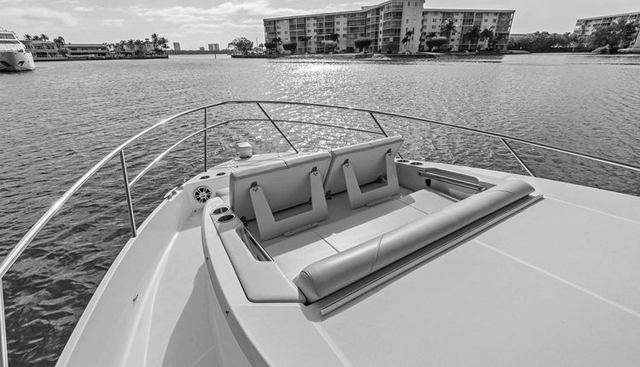 Treehouse yacht for sale 32