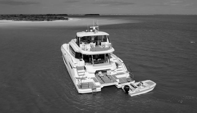 AQUILA 70 yacht for sale 9