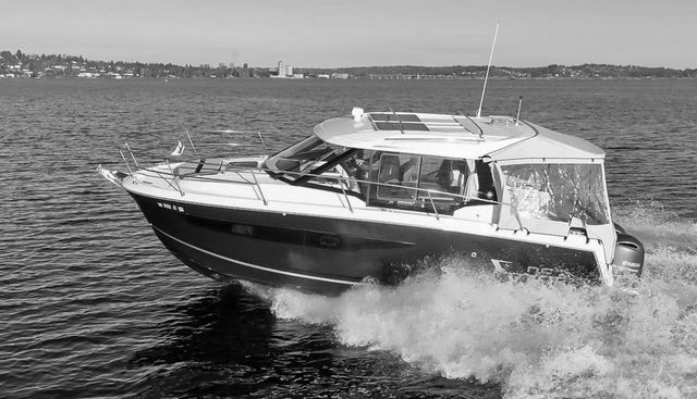 Jeanneau Weekender Offshore yacht for sale 5