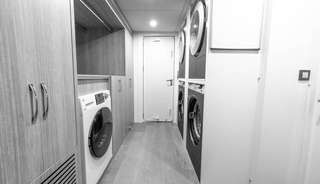 EVELYN P yacht for sale 37