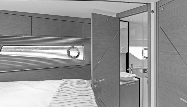 PREDATOR EVO yacht for sale 43