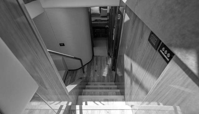 EL MAR V yacht for sale 34