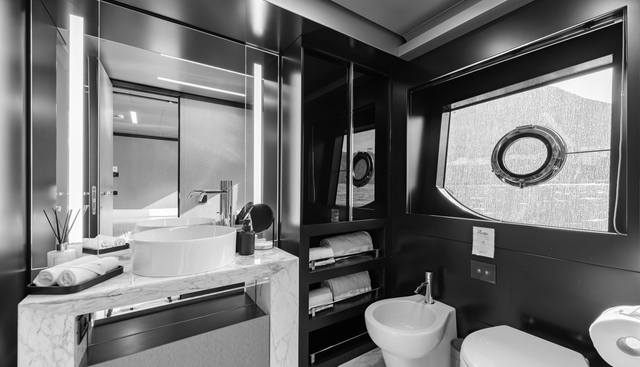 STILE DI VITA yacht for sale 30