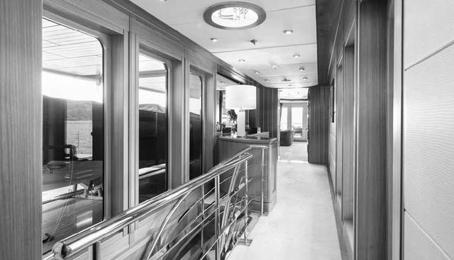 VIBRANCE yacht for sale 28