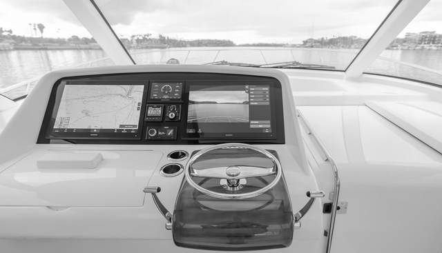 Commodore Two yacht for sale 37