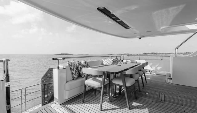 MOONEN 110 MUSTIQUE yacht for sale 4