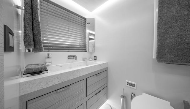 37XP-17 yacht for sale 45