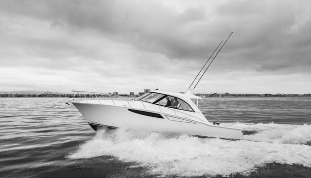 Commodore Two yacht for sale 3