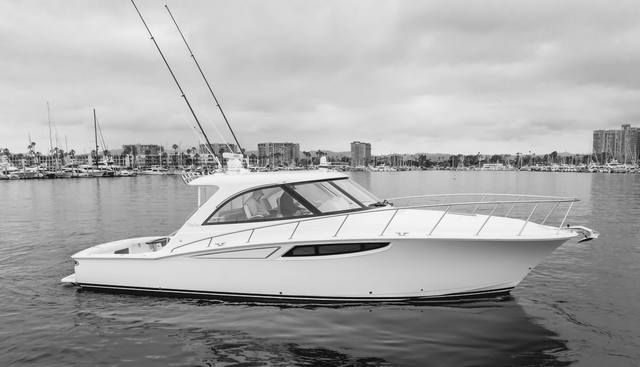 Commodore Two yacht for sale 27