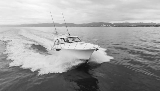 Commodore Two yacht for sale 2