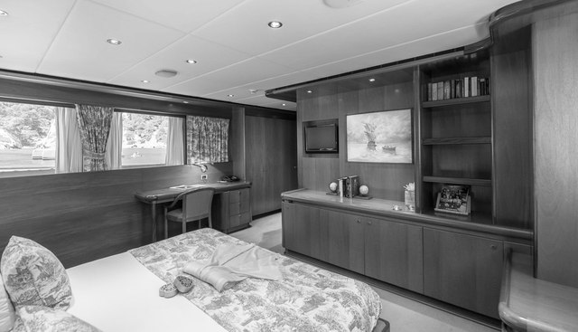 ALCOR yacht for sale 9