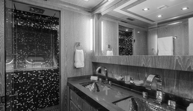 ROYALE X yacht for sale 15