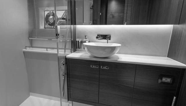 F50201 yacht for sale 32