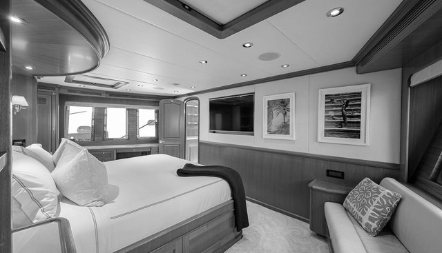 SOLACE yacht for sale 17