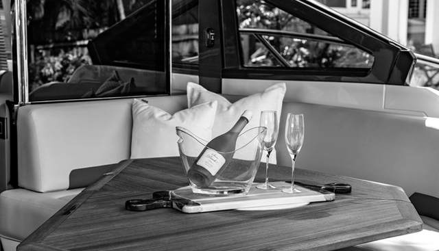 FAIRLINE PHANTOM yacht for sale 9