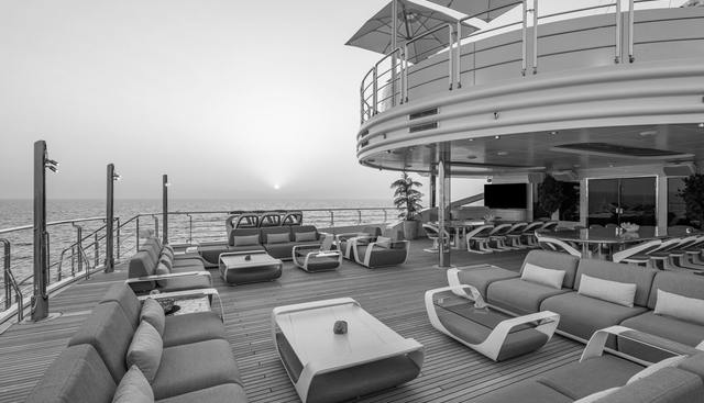 MOONLIGHT II yacht for sale 38