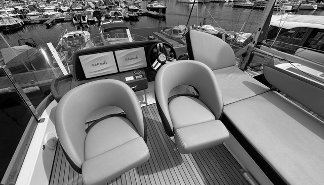 Roxy 2 yacht for sale 9