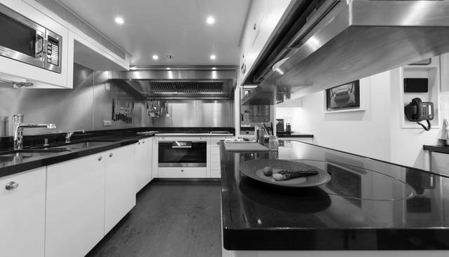 AMIGOS yacht for sale 29