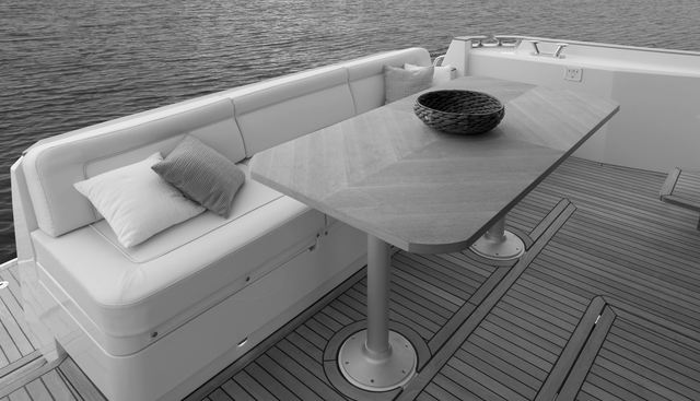 Greenline 48 Fly yacht for sale 10
