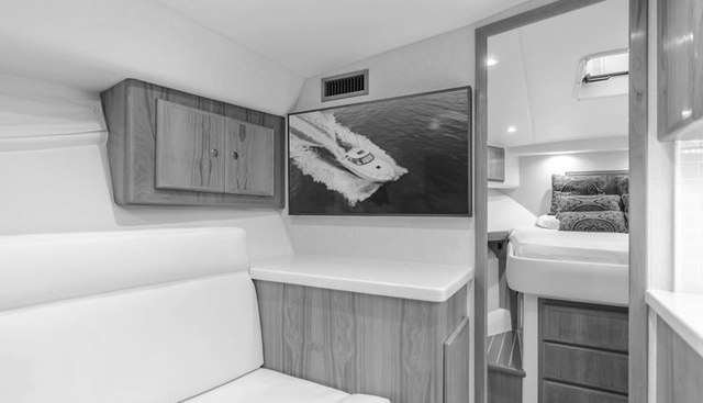 Commodore Two yacht for sale 44