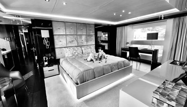 SURVIVOR 2 yacht for sale 12