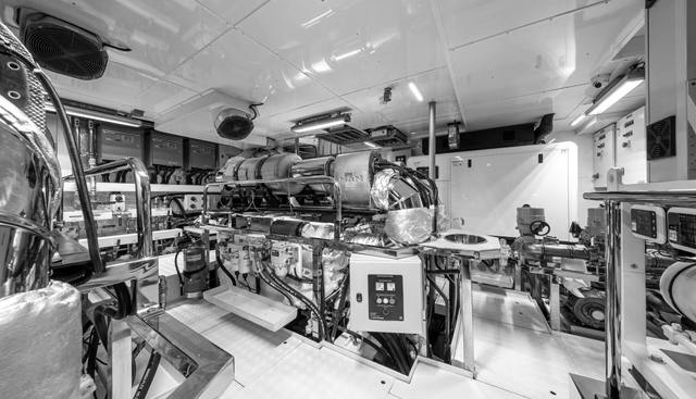 37XP-17 yacht for sale 67