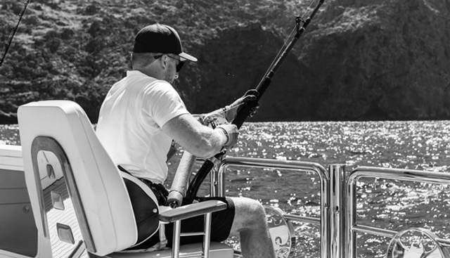 FLYING MANTA yacht for sale 32