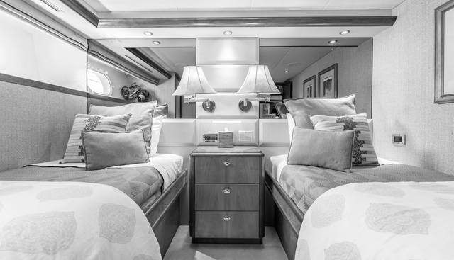 SNOWBORED yacht for sale 22