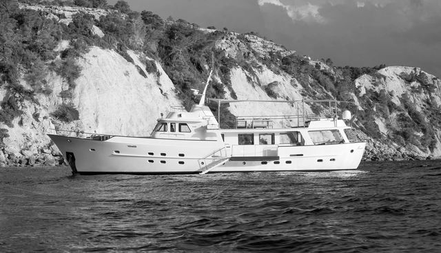 MONARA yacht for sale 25