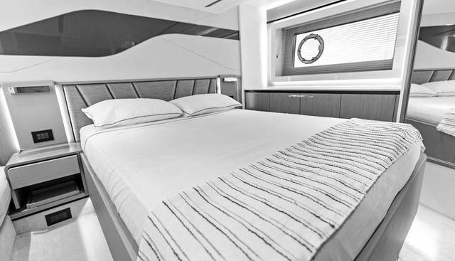 PREDATOR EVO yacht for sale 39