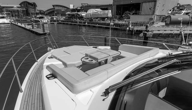 3042568 yacht for sale 17