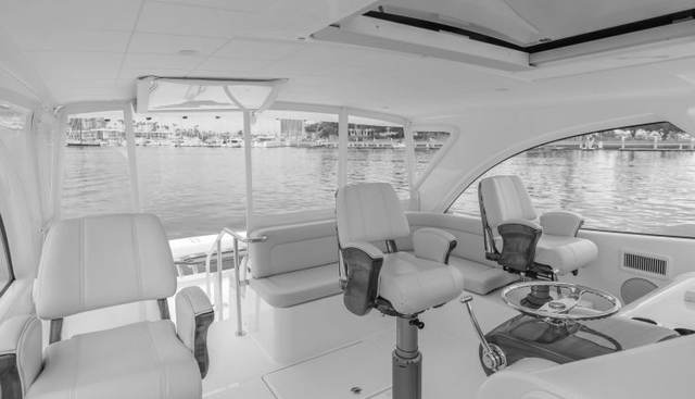 Commodore Two yacht for sale 38