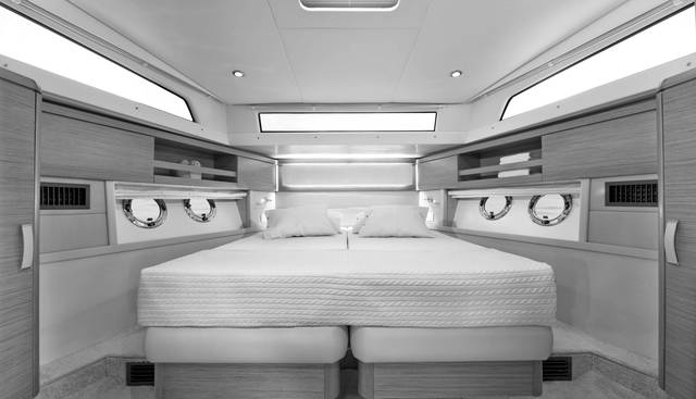 Greenline 48 Fly yacht for sale 8