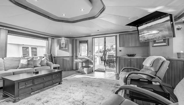 SNOWBORED yacht for sale 10
