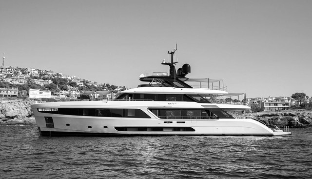 EH2 yacht for sale 29
