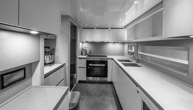 XWAVE yacht for sale 27
