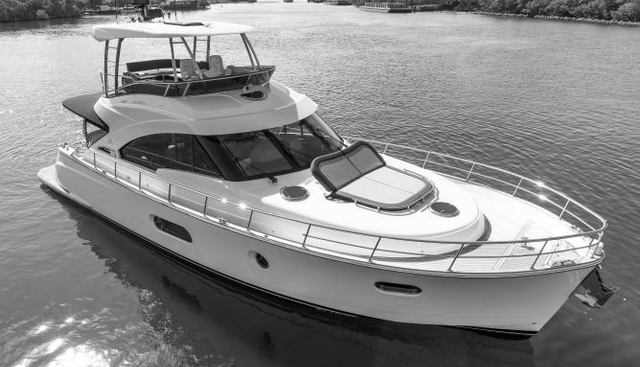 54 DAYBRIDGE yacht for sale 4