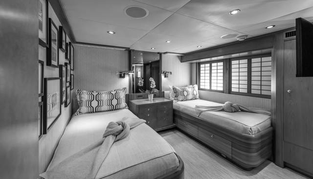 CHIRON yacht for sale 17