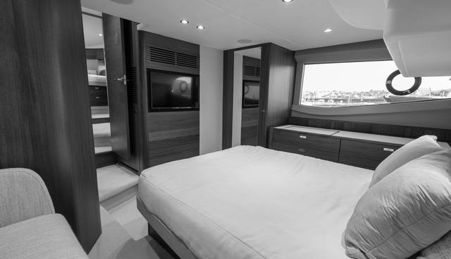 F50201 yacht for sale 37