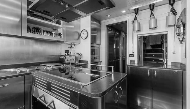 ROYALE X yacht for sale 29